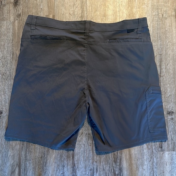 WRANGLER UTILITY HYBRID SHORTS  (SIZE 42) - Picture 7 of 9
